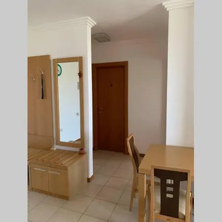 Spacious Apartment In A Luxury Complex By The Sea رافدا
