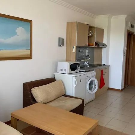 شقة Spacious Apartment In A Luxury Complex By The Sea